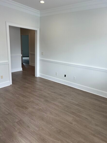 610 Lynndale Ct, Greenville, NC à louer - Photo intérieure – Image 3 sur 6