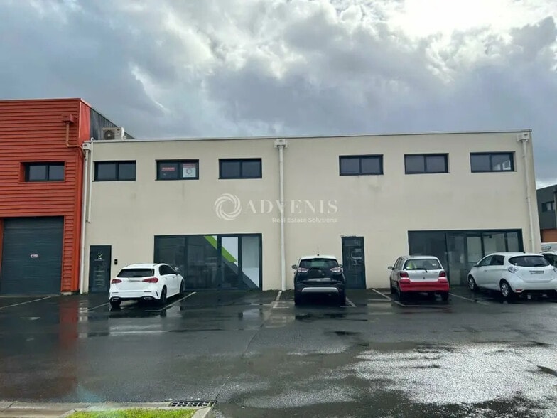 Bureau dans La Ville-aux-Dames à vendre - Photo de l’immeuble – Image 2 sur 12