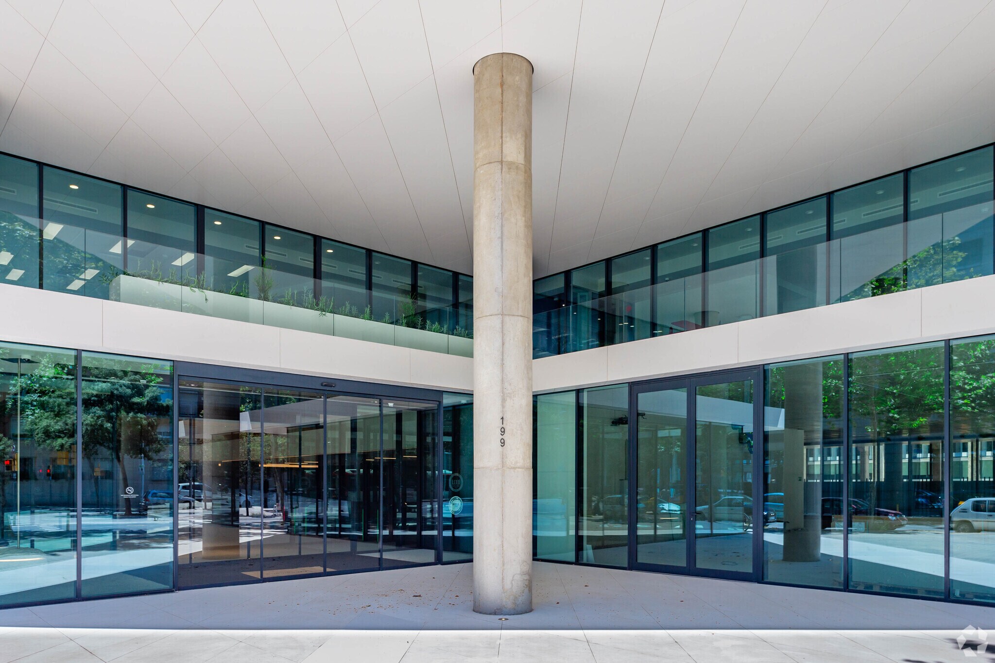 Bureaux/Local commercial dans Barcelone, Barcelona à louer Photo de l’immeuble– Image 1 sur 2