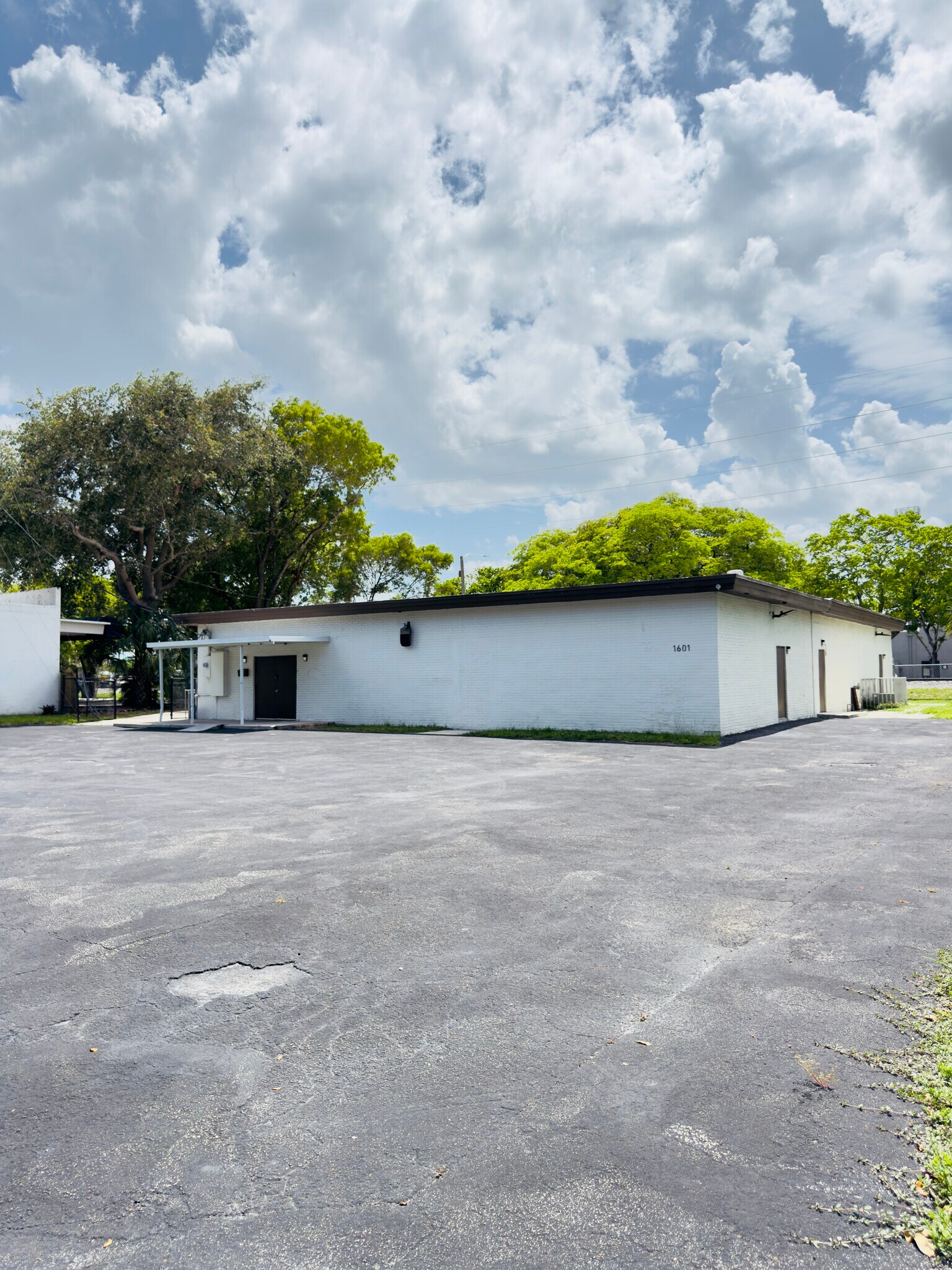 1601 S 21st Ave, Hollywood, FL à louer Photo de l’immeuble– Image 1 sur 7