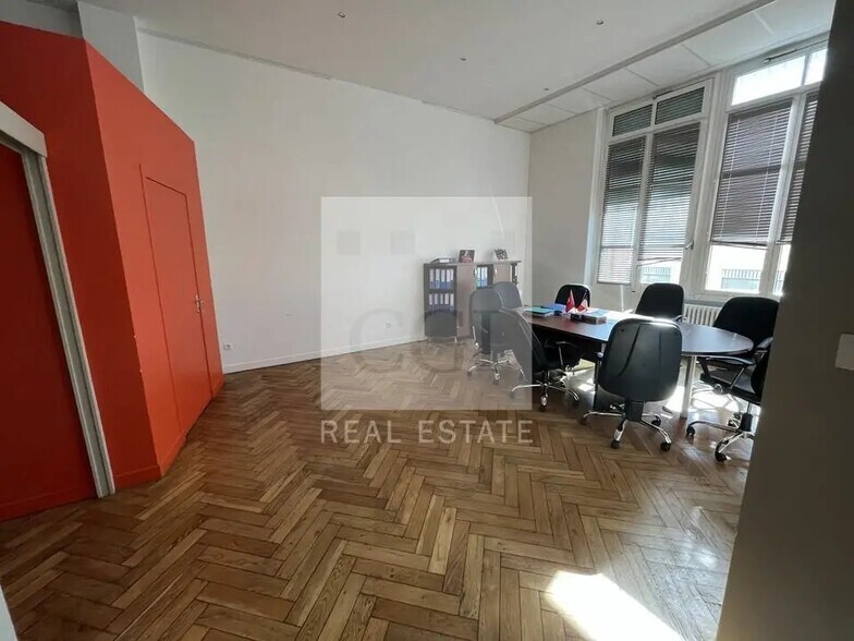 Bureau dans Lyon à louer - Photo de l’immeuble – Image 2 sur 6