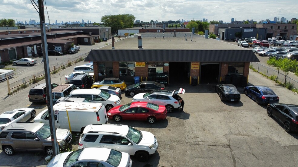 122 Manville Rd, Toronto, ON à vendre - Photo de l’immeuble – Image 3 sur 27