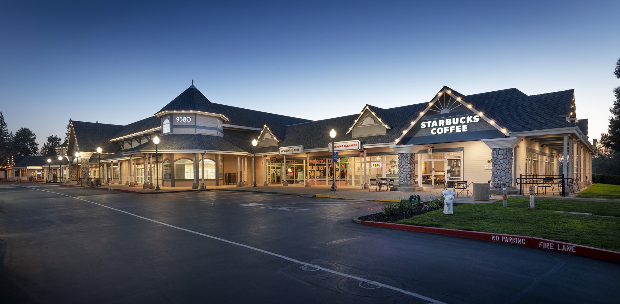 9580 Oak Avenue Pky, Folsom, CA à louer Photo principale– Image 1 sur 8