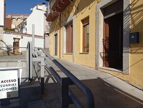 Local commercial dans Robledo de Chavela, Madrid à louer Photo de la construction– Image 2 sur 11