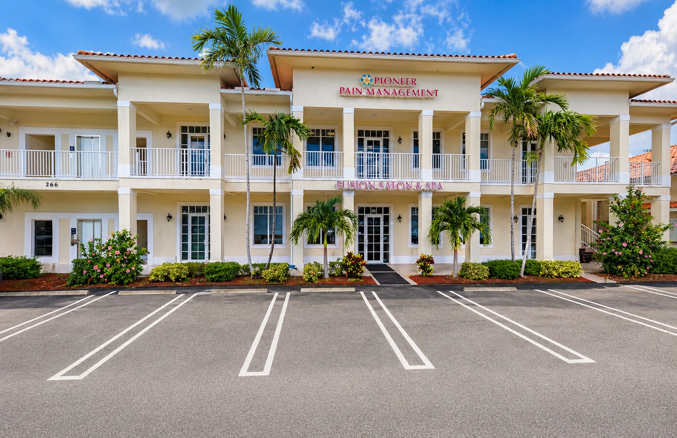 266 NW Peacock Blvd, Port Saint Lucie, FL 34986 - Lot 204-205 -  - Photo intérieure - Image 2 of 11