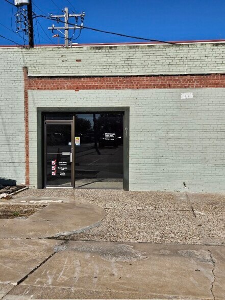 605-617 S Monroe St, Enid, OK à louer - Photo de l’immeuble – Image 1 sur 5