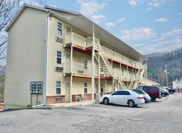 36 Dixs Gap Cir, Cullowhee, NC à vendre Photo principale– Image 1 sur 8