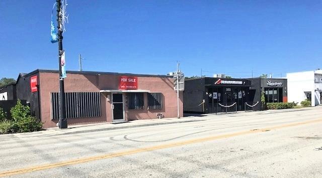 3547-3553-3555 N Dixie Hwy portefeuille de 3 biens à vendre sur LoopNet.fr Photo de l’immeuble– Image 1 sur 32