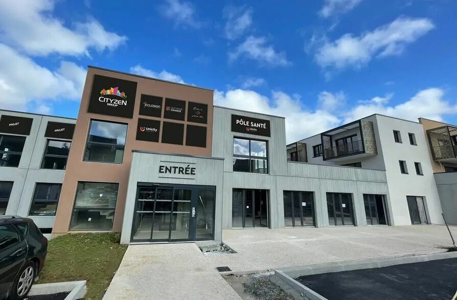 Bureau dans Montivilliers à louer - Photo de l’immeuble – Image 1 sur 6