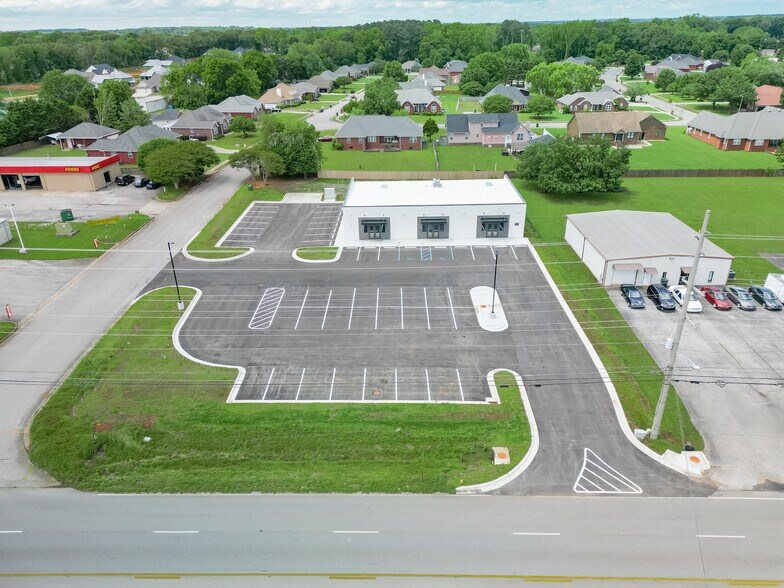1671 Winchester Rd, Huntsville, AL à louer - Photo principale – Image 1 sur 17