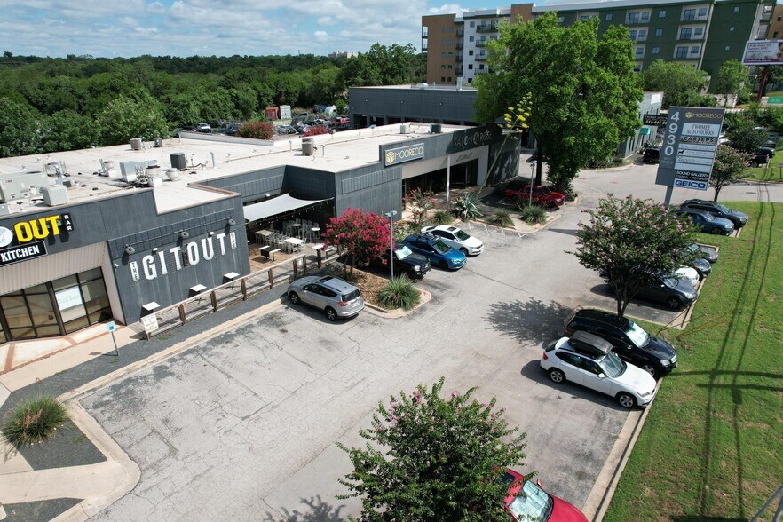 4930 S Congress Ave, Austin, TX à louer - Photo de l’immeuble – Image 3 sur 15