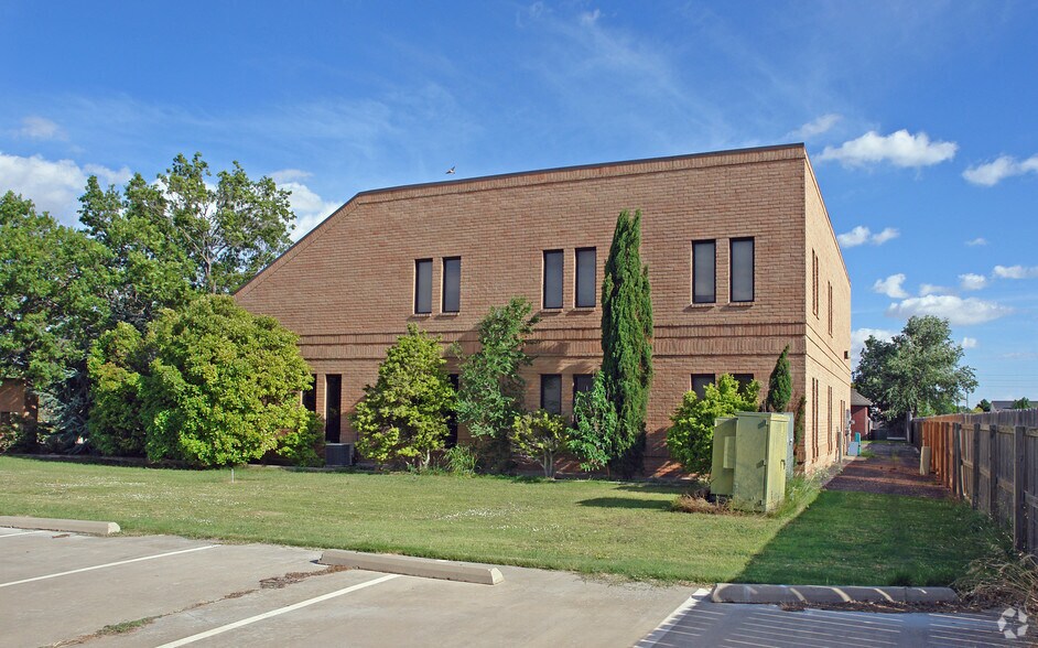 7005 Salem Park Dr, Lubbock, TX à vendre - Photo de l’immeuble – Image 2 sur 32