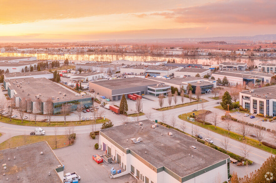 1645 Cliveden Ave, Delta, BC à louer - Photo de l’immeuble – Image 3 sur 3