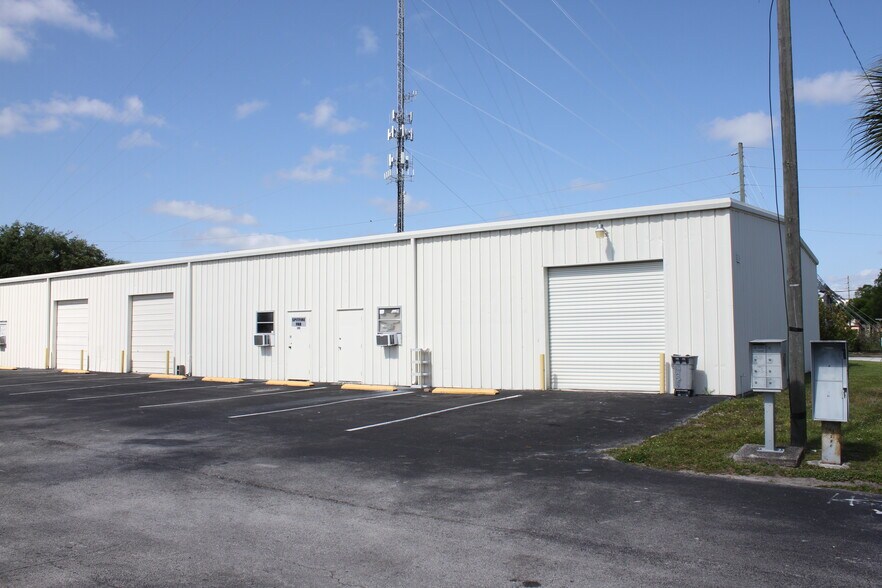 238 W Marvin Ave, Longwood, FL à louer - Photo de l’immeuble – Image 2 sur 10