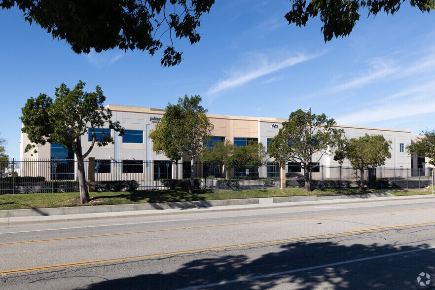 1351 Pacific Ave, Oxnard, CA à vendre - Photo de l’immeuble – Image 2 sur 6