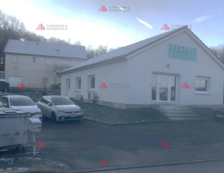 Bureau dans Châtillon-le-Duc à louer - Photo de l’immeuble – Image 2 sur 3