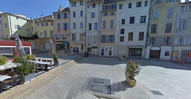 Plus de détails pour Local commercial à louer