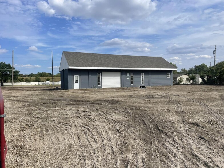 120 Trout Ave, Haysville, KS à vendre - Photo principale – Image 1 sur 24