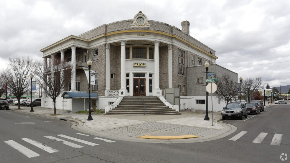 202 N Central Ave, Medford, OR à louer - Photo principale – Image 1 sur 3