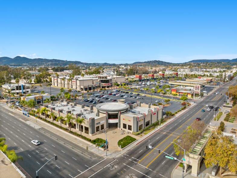 310-340 W Valley Pky, Escondido, CA à louer - Photo principale – Image 1 sur 8
