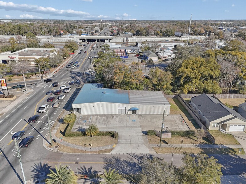 711 Cassat Ave, Jacksonville, FL à vendre - Photo de l’immeuble – Image 3 sur 29