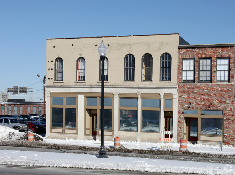 930-934 E Washington St, Indianapolis, IN à louer - Photo de l’immeuble – Image 3 sur 3