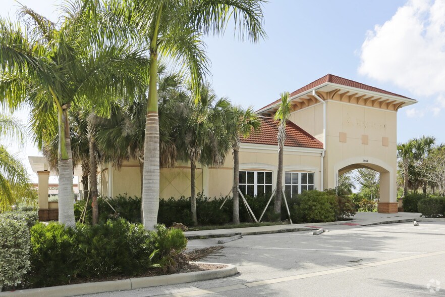 3943 Tamiami Trl, Punta Gorda, FL à vendre - Photo principale – Image 2 sur 6