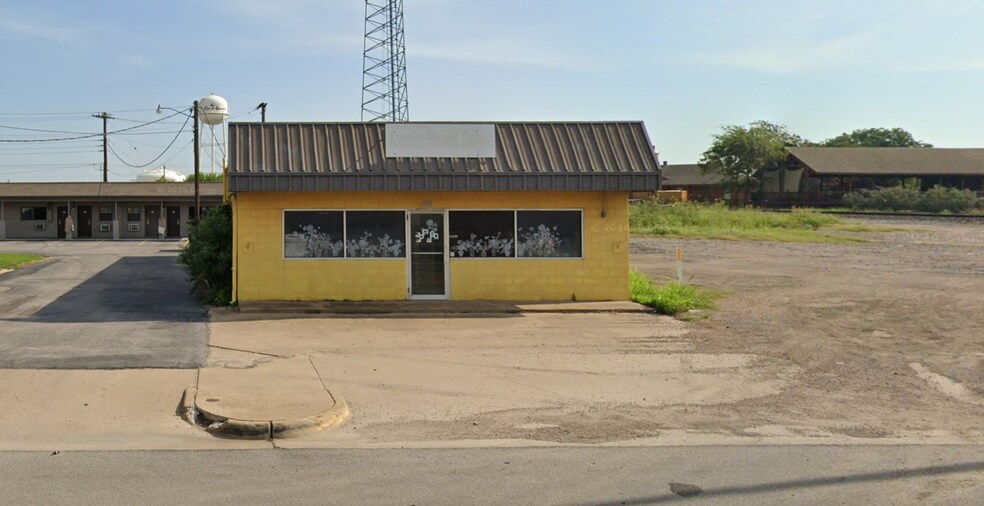 357 W Austin St, Giddings, TX à vendre - Photo de l’immeuble – Image 2 sur 14