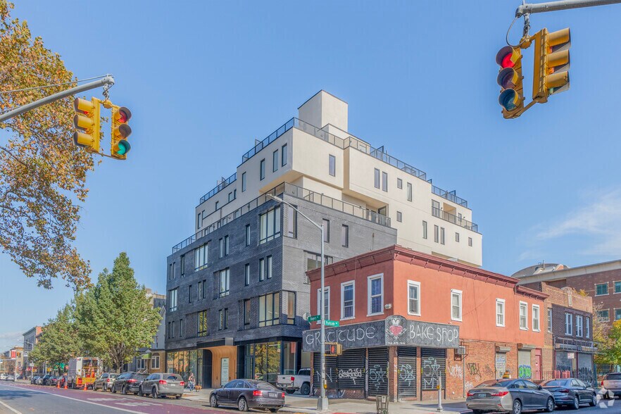 625 Rogers Ave, Brooklyn, NY à vendre - Photo de l’immeuble – Image 3 sur 6