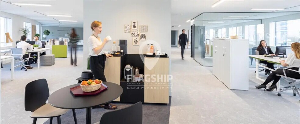 Bureau dans Nanterre à louer - Photo de l’immeuble – Image 1 sur 5