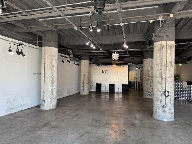 701-721 E 3rd St, Los Angeles, CA à louer Photo intérieure– Image 1 sur 4