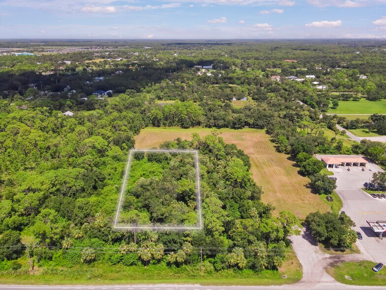 9461 Bayshore Rd, North Fort Myers, FL à louer - Photo de l’immeuble – Image 3 sur 5