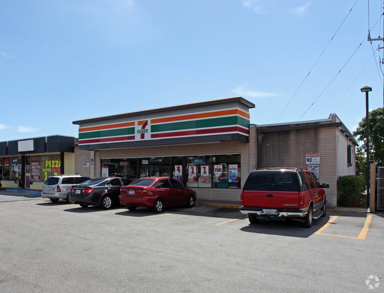 6890 N Powerline Rd, Pompano Beach, FL à louer - Photo de l’immeuble – Image 3 sur 5