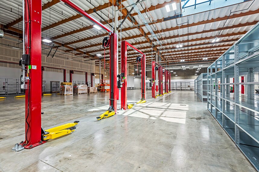 2000 Corporate Center Dr, Thousand Oaks, CA à vendre - Photo de l’immeuble – Image 3 sur 19