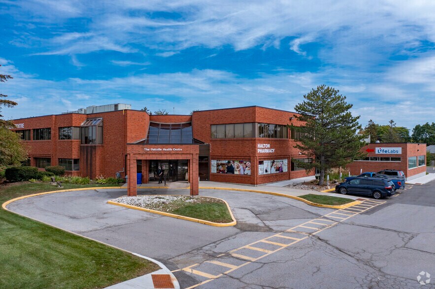 1060 Speers Rd, Oakville, ON à louer - Photo principale – Image 1 sur 6