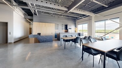 4702 Rue Louis-B.-Mayer, Laval, QC à louer Numérisation 3D Matterport– Image 1 sur 15