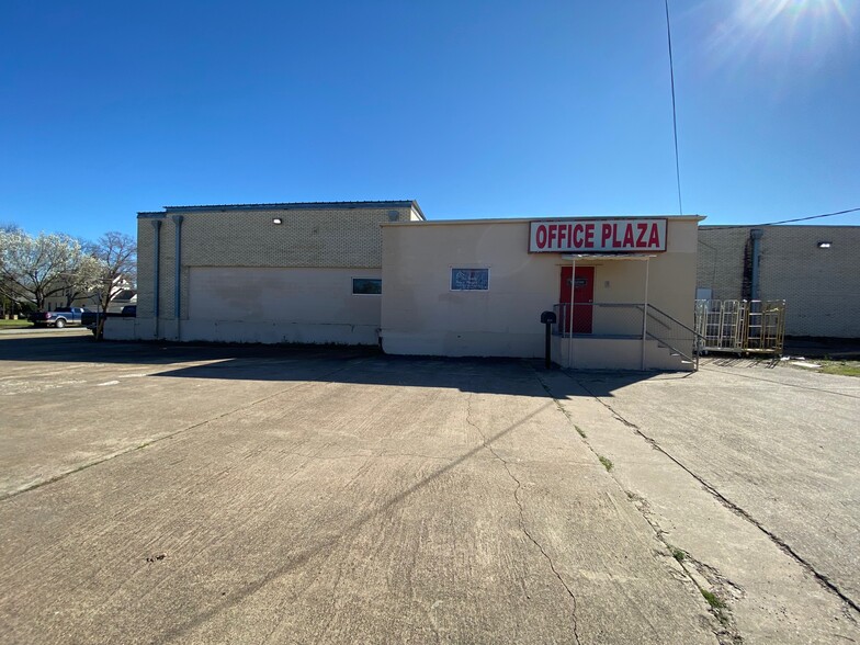 628-654 N Rockwall Ave, Terrell, TX à louer - Photo de l’immeuble – Image 2 sur 8