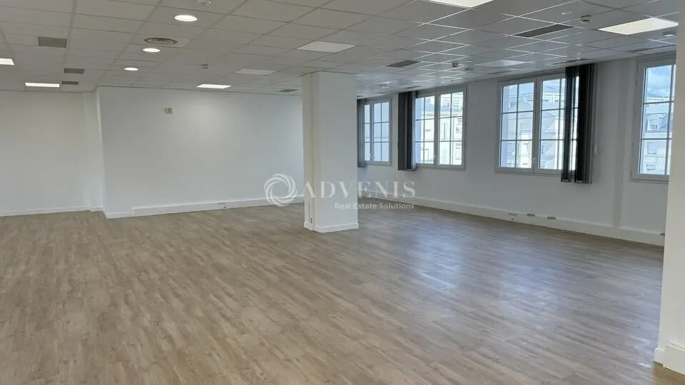 Bureau dans Chessy à louer - Photo intérieure – Image 3 sur 11