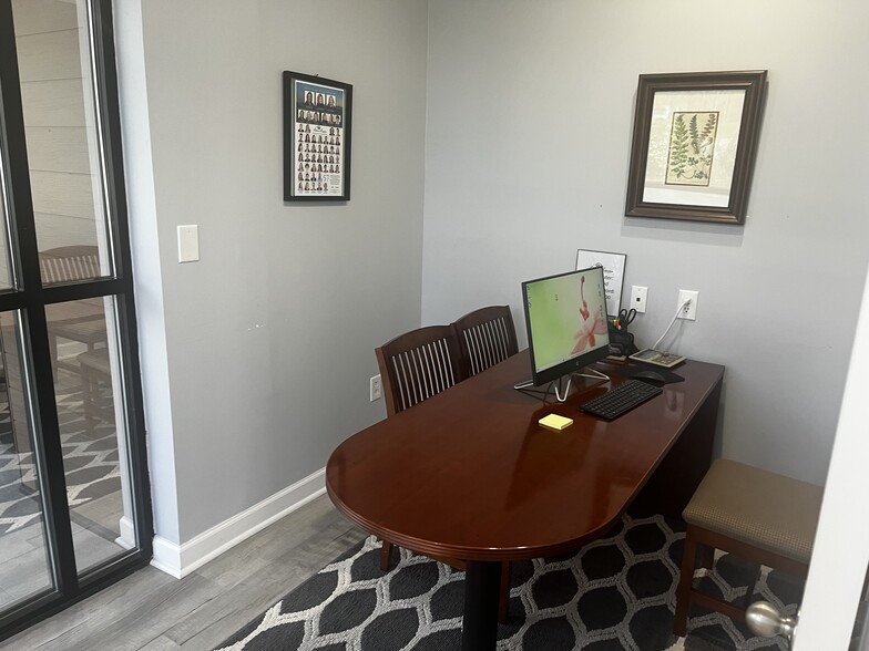 1270 Hendersonville Rd, Asheville, NC à louer - Photo de l’immeuble – Image 3 sur 7
