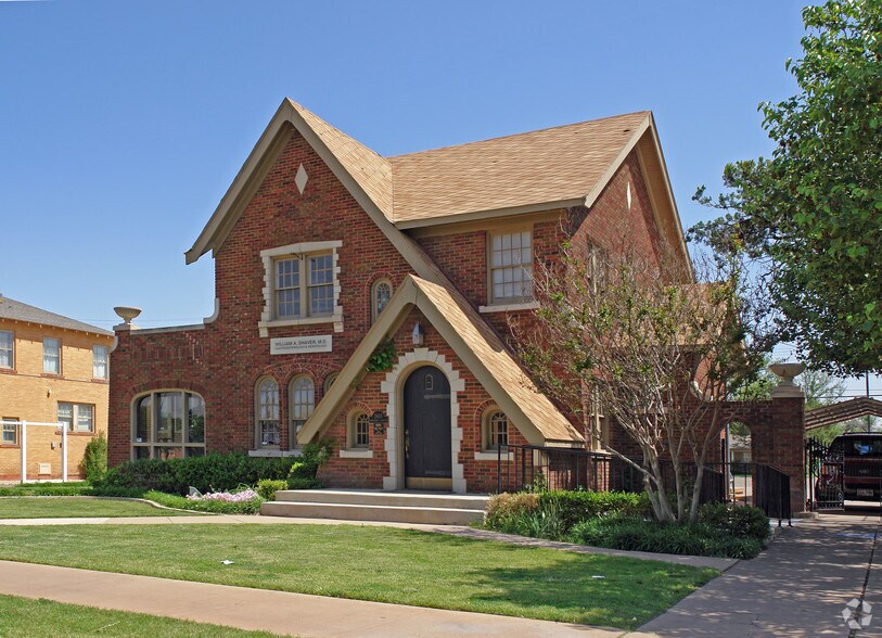 2405 Broadway St, Lubbock, TX à vendre - Photo principale – Image 1 sur 18