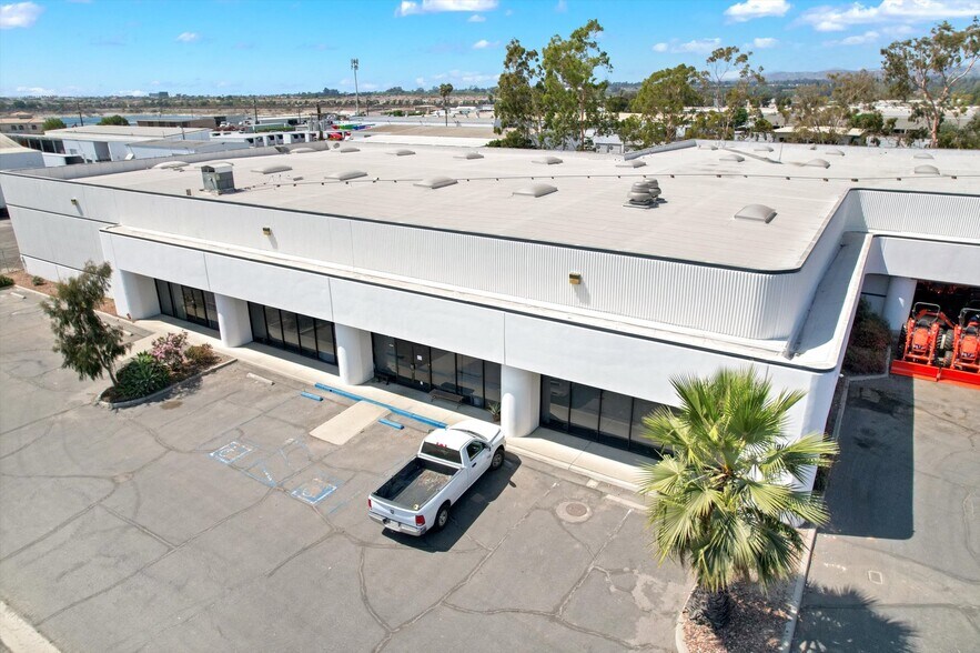 167 Lambert St, Oxnard, CA à louer - Photo de l’immeuble – Image 2 sur 25