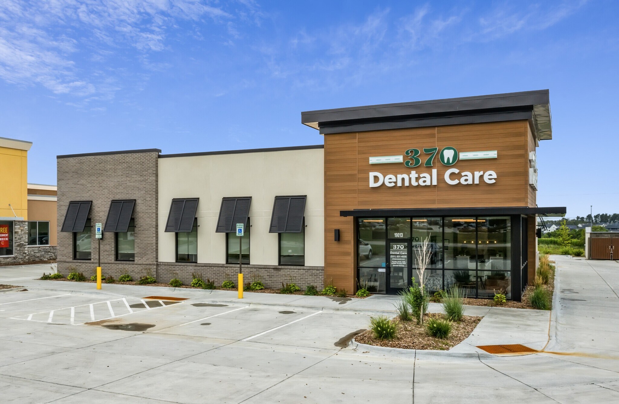 19013 Oakmont Dr, Omaha, NE à vendre Photo principale– Image 1 sur 7