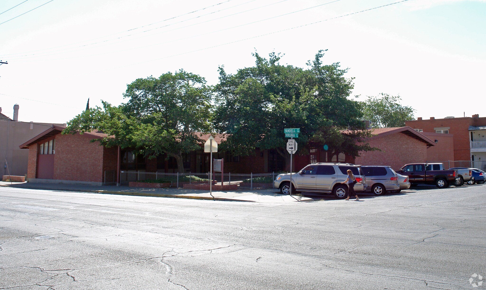810 E Yandell Dr, El Paso, TX à louer Photo principale– Image 1 sur 40