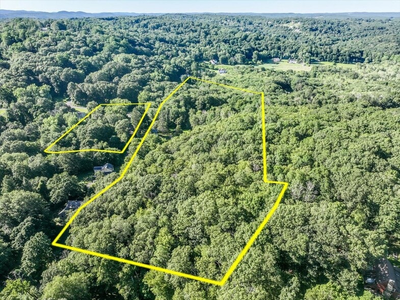 16 Farrell Rd, Newtown, CT à vendre - Aérien – Image 1 sur 7