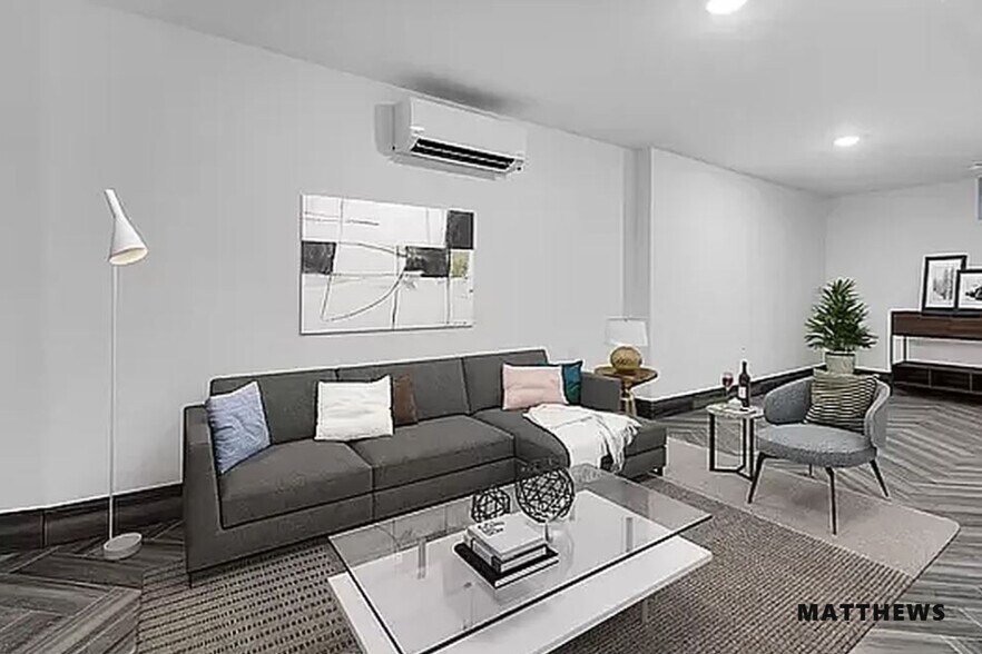 1675 Woodbine St, Ridgewood, NY à vendre - Photo de l’immeuble – Image 3 sur 5