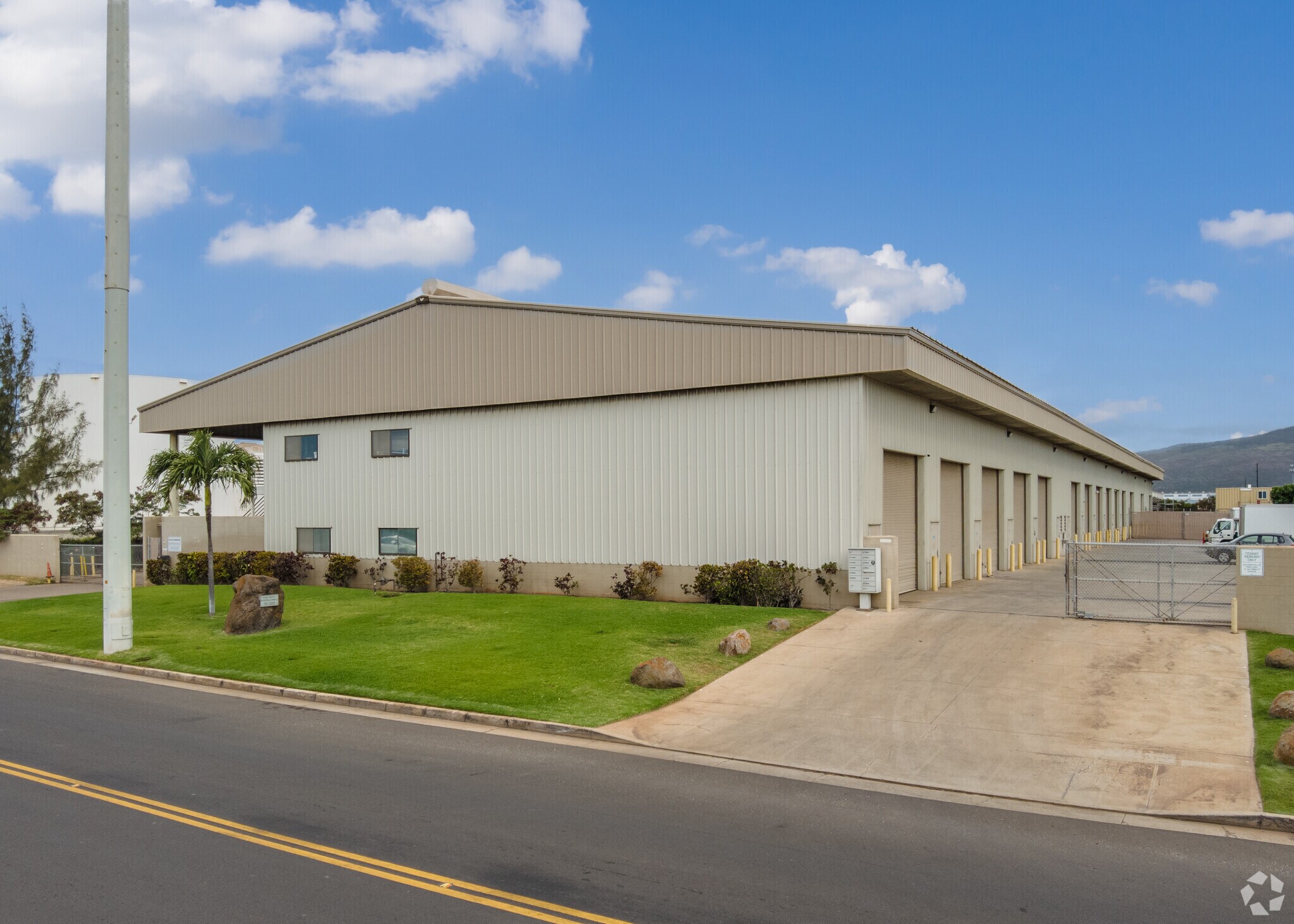 91-240 Kuhela St, Kapolei, HI à louer Photo de l’immeuble– Image 1 sur 5