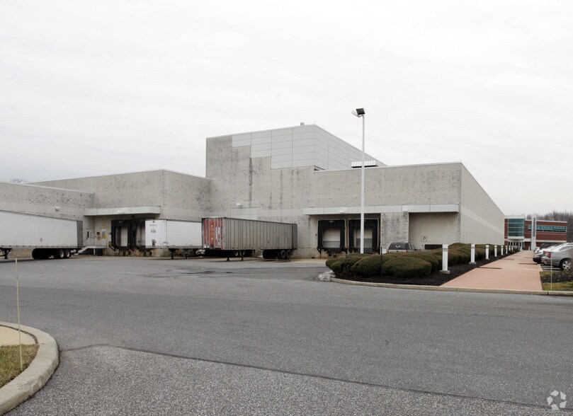 950 W Basin Rd, New Castle, DE à louer - Photo de l’immeuble – Image 3 sur 4
