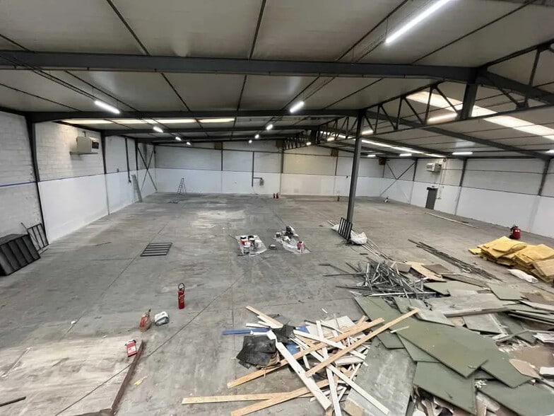 8 Rue Du Docteur Jean Charcot, Morangis à louer - Photo de l’immeuble – Image 2 sur 10