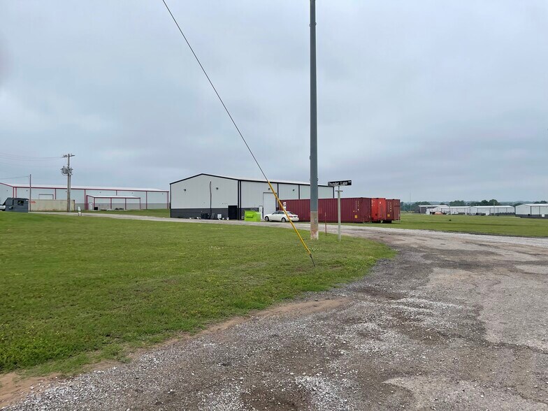 4701 Thunder Lane Ave, Noble, OK à vendre - Photo de l’immeuble – Image 3 sur 6