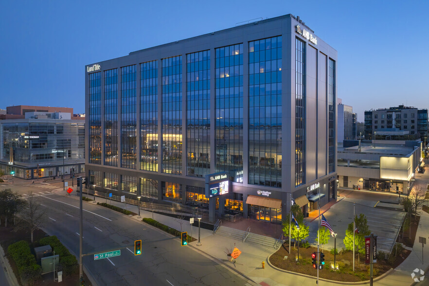 3033 E 1st Ave, Denver, CO à louer - Photo de l’immeuble – Image 2 sur 6